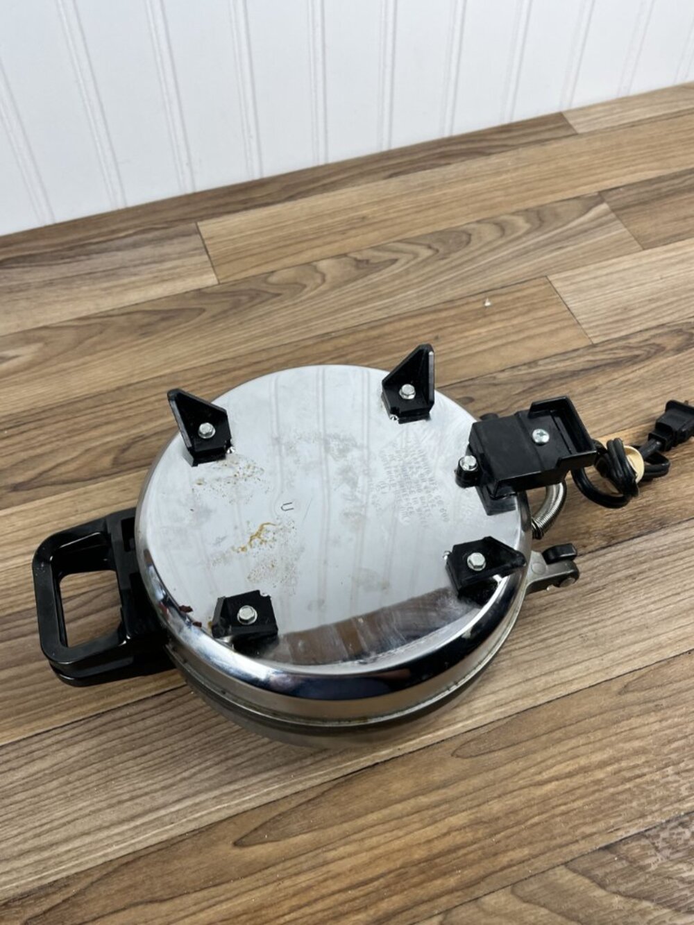 Vintage Vitantonio Five of Hearts Waffle Maker 5 Heart Shaped Waffles 43G5 - Picture 10 of 11